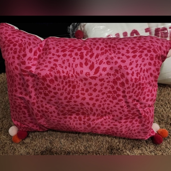 14"x20" 'Hello There' & Swirling Leopard Lumbar Decorative Pillows - Picture 2 of 2